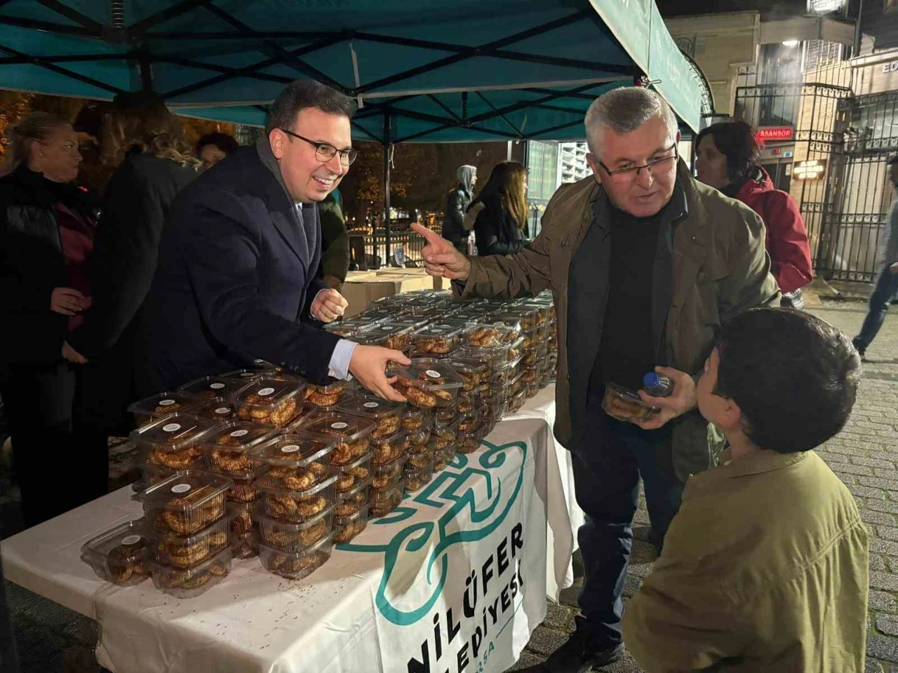 Nil&uuml;fer&rsquo;de kandil geleneği yaşatıldı
