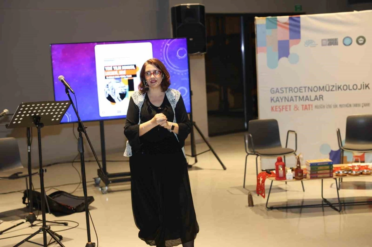 Nil&uuml;fer&rsquo;de yeni yılın kokusu, lezzeti ve m&uuml;ziği konuşuldu
