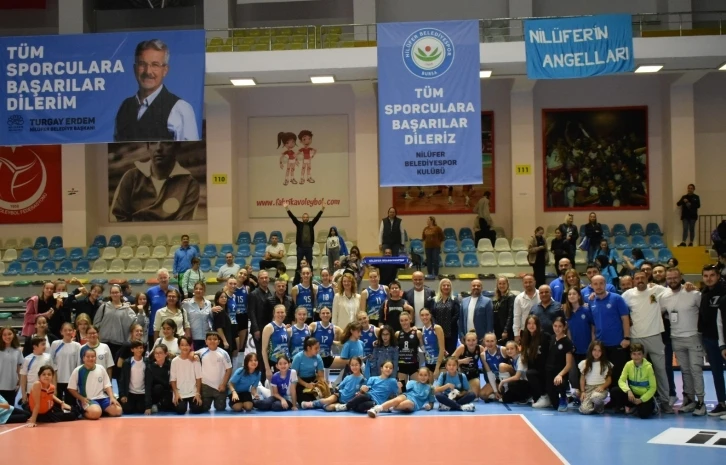 Nil&uuml;fer&rsquo;in sultanları Avrupa&rsquo;da turladı
