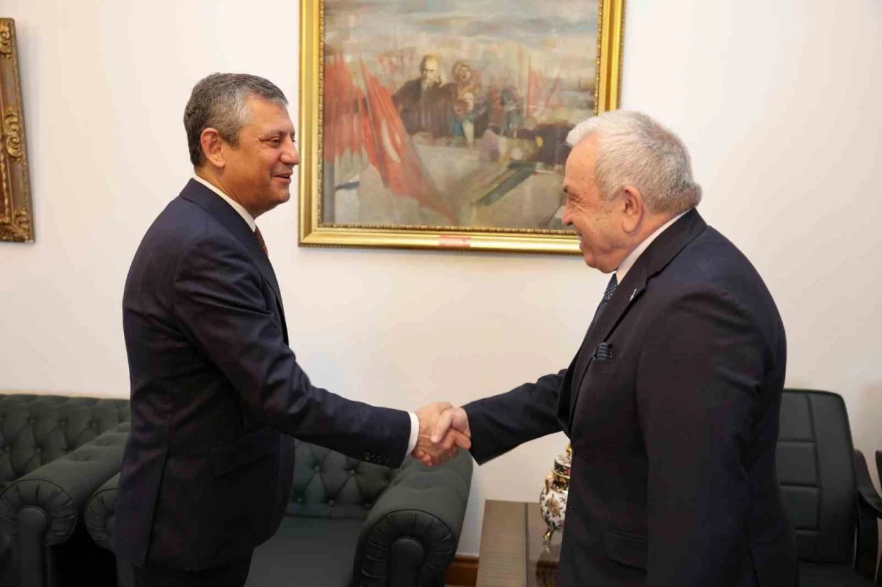 Nil&uuml;fer&rsquo;in yatırımlarına CHP Genel Başkanı &Ouml;zel&rsquo;den temel atma s&ouml;z&uuml;
