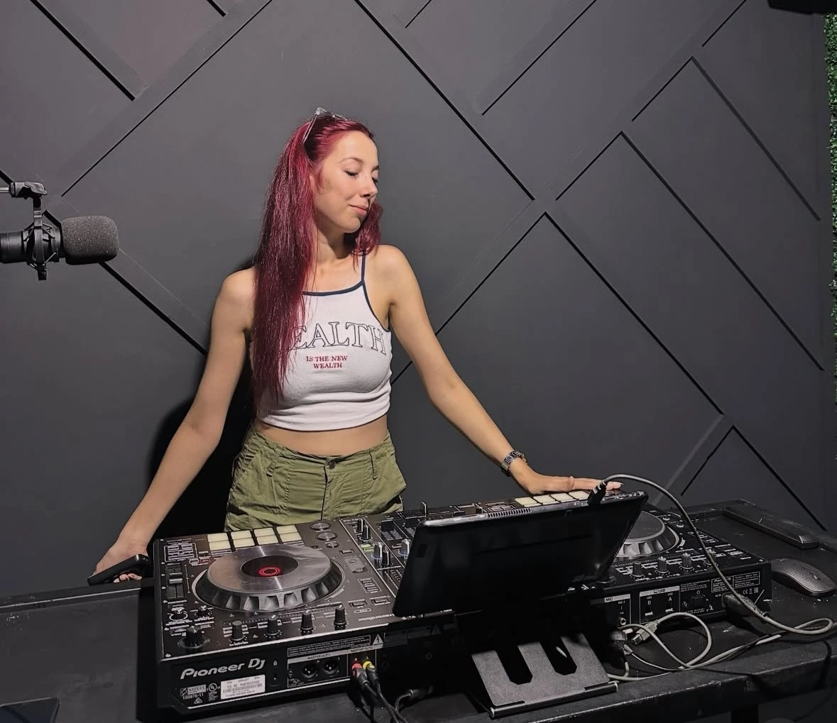 Nişanından 2 gün sonra kalp krizi geçiren genç DJ hayatını kaybetti
