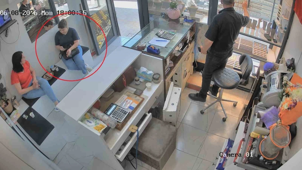Nişanlısı tarafından &ouml;ld&uuml;r&uuml;len gen&ccedil; kadın rahatsız edici derecede kıskanıldığını ve ayrılmak istediğini kuyumcuya anlatmış
