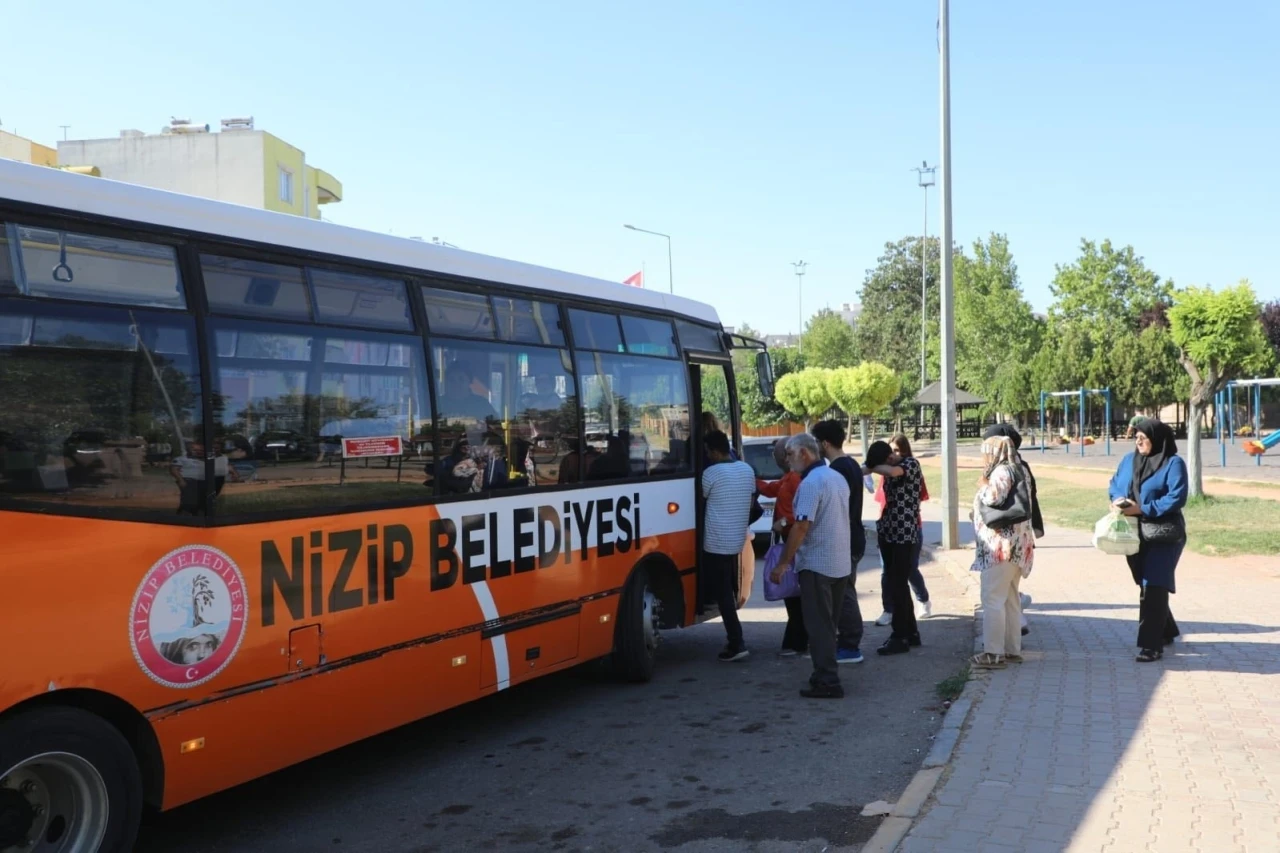 Nizip Belediyesi’nden YKS adaylarına ulaşım desteği
