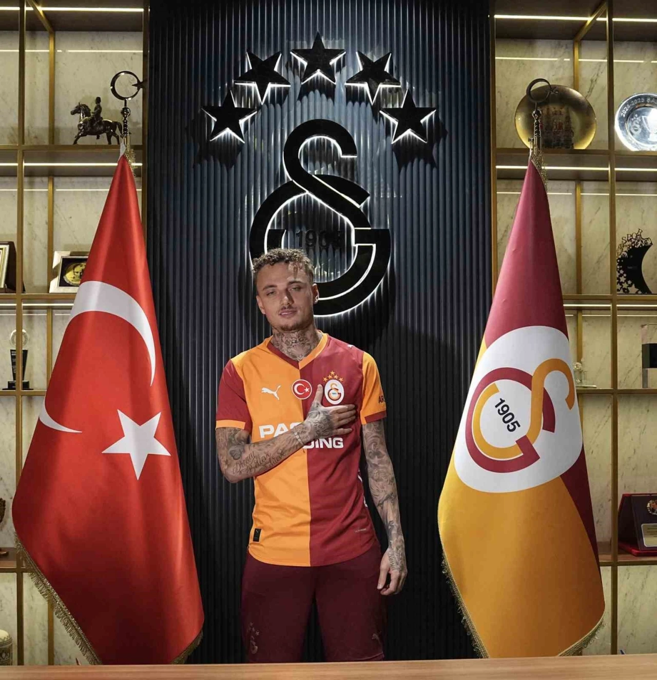 Noa Lang, Galatasaray&rsquo;ın 8. Hollandalı futbolcusu oldu

