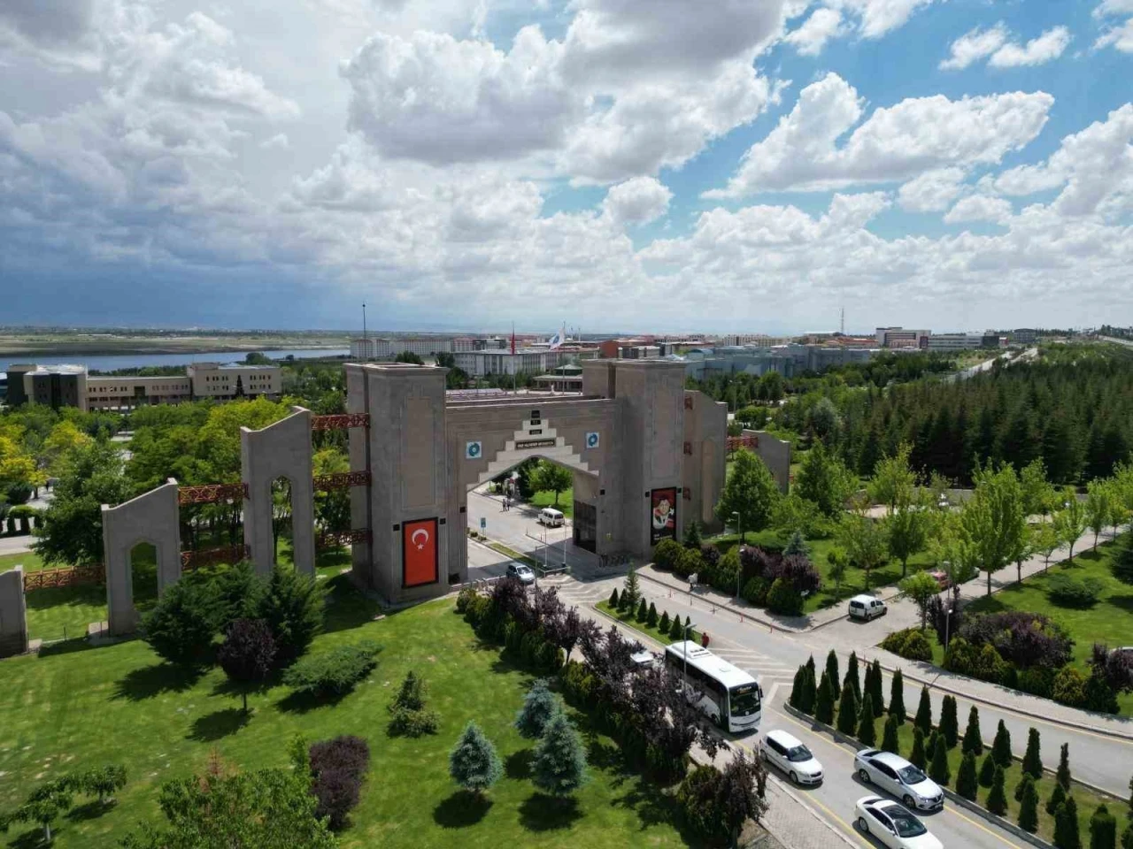 NÖHÜ’ye TÜBİTAK desteği hız kesmeden devam ediyor