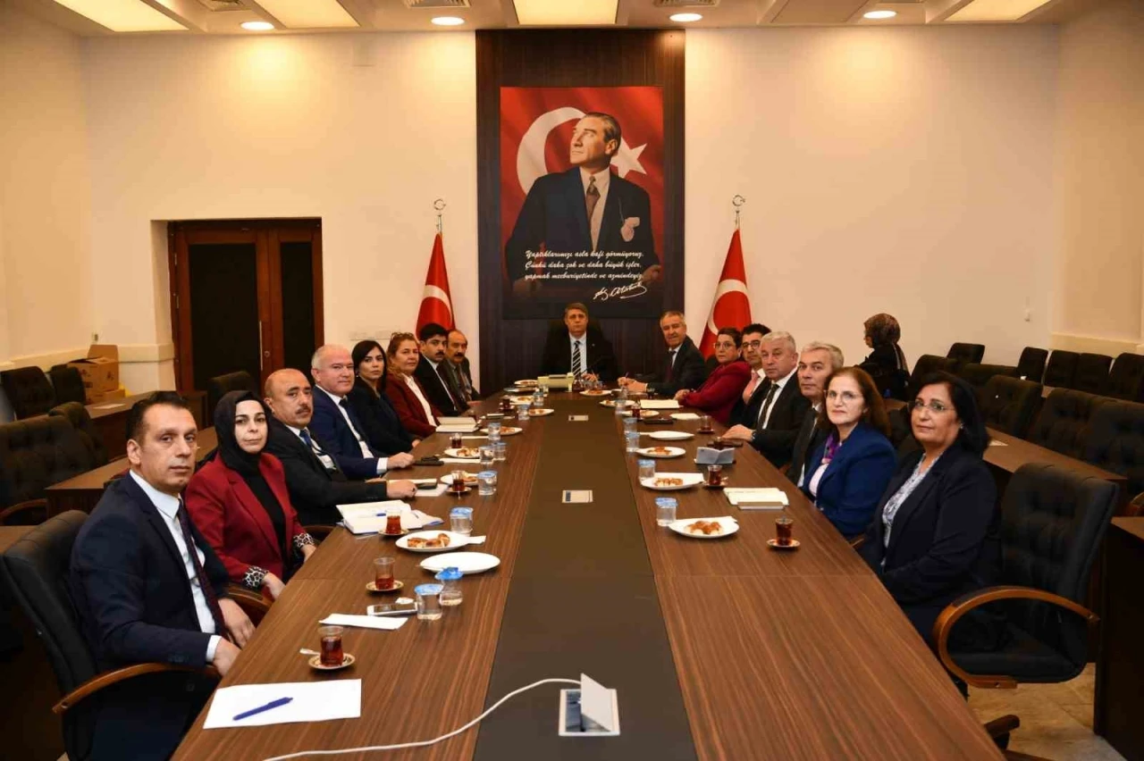 N&uuml;fus M&uuml;d&uuml;rlerine "Hizmet Kalitesini Y&uuml;kseltme" eğitimi verildi
