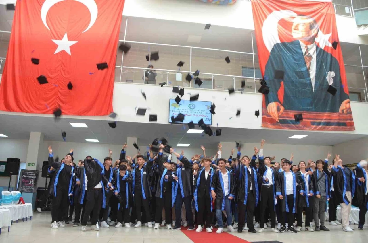 Nuran-Celal Gülşen MTAL’de mezuniyet coşkusu
