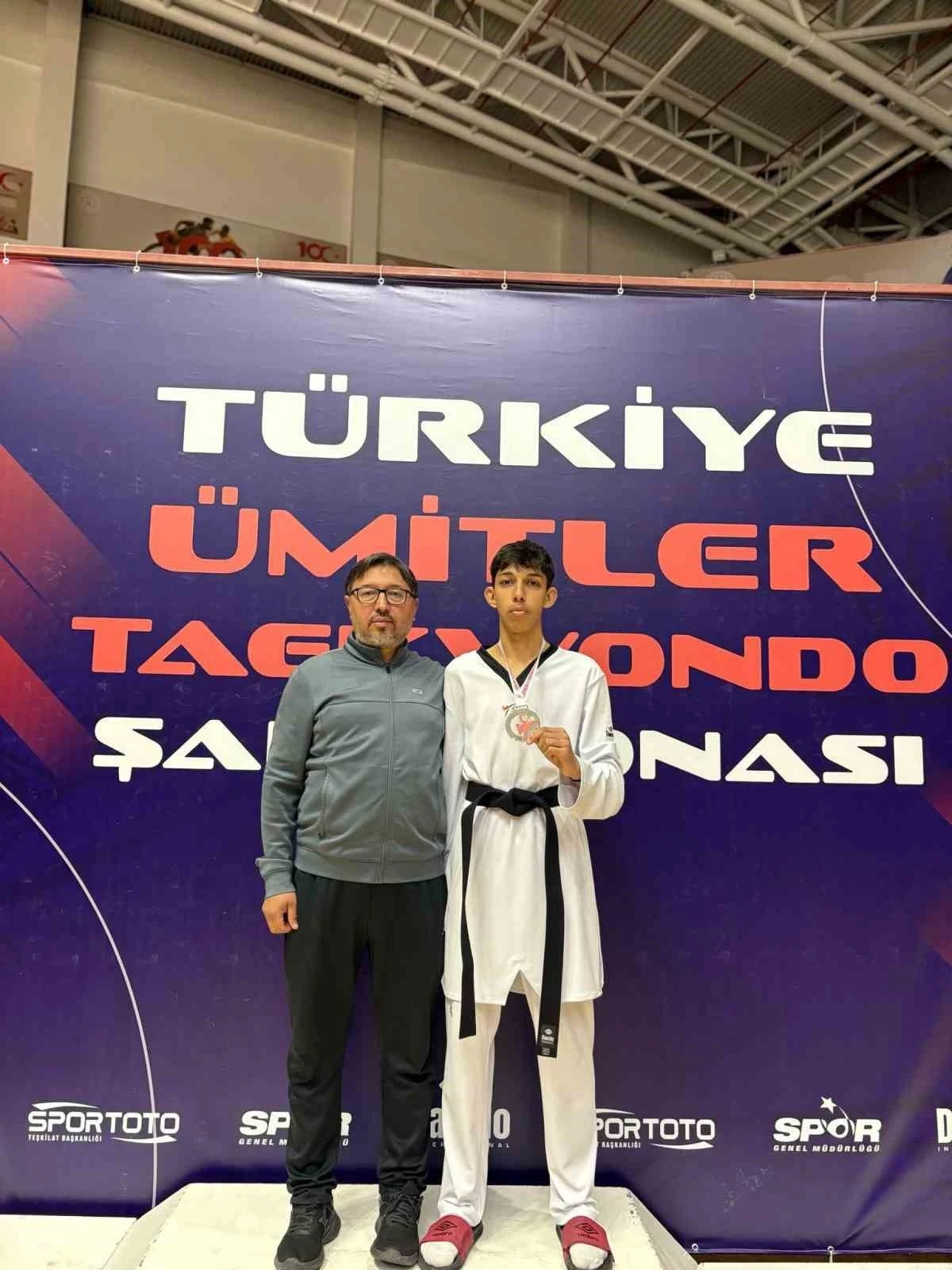 Nuri Şerbetçi milli takım ile Bulgaristan’a gitti
