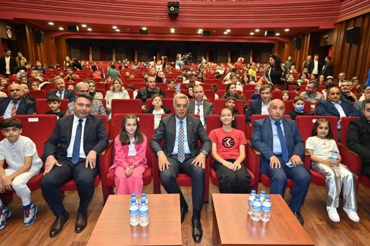 &Ouml;d&uuml;ller &ccedil;ocuklarla buluştu
