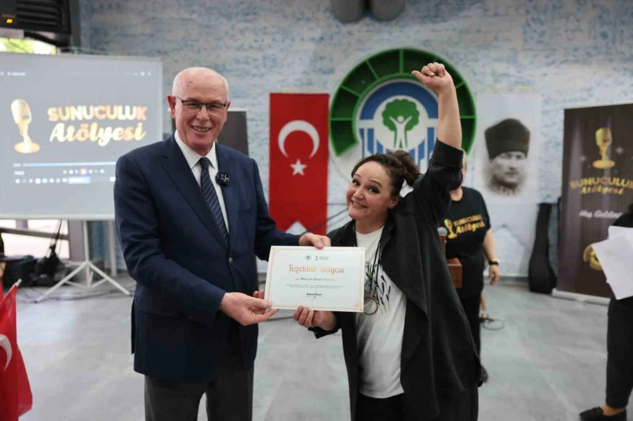 Odunpazarı Belediyesi Sunuculuk Atölyesi’nden mezuniyet coşkusu

