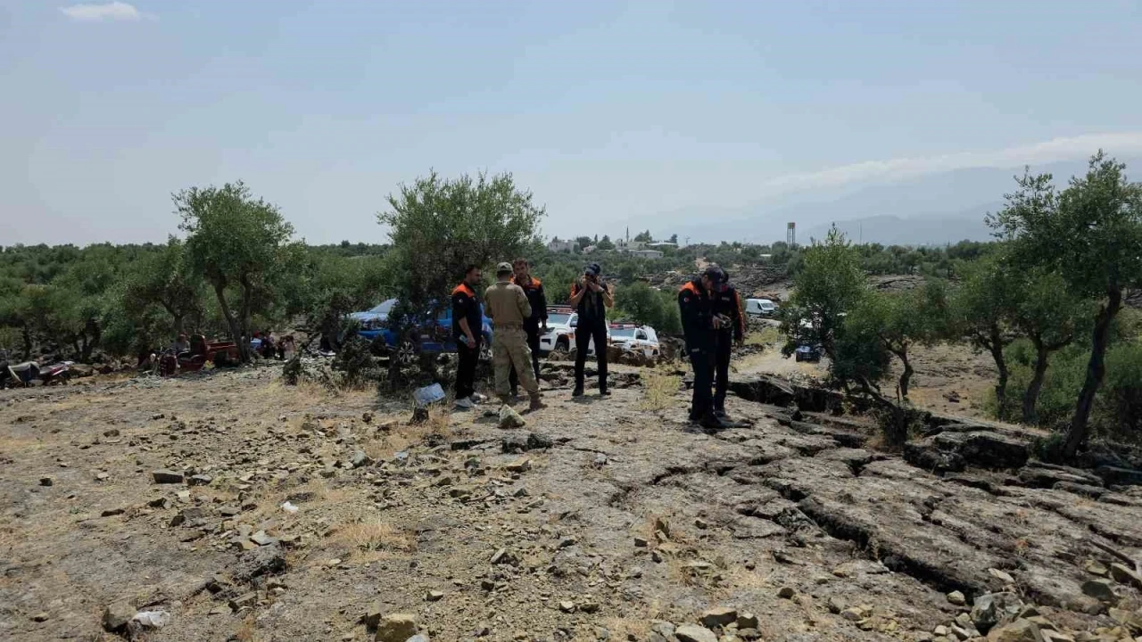 Oğlak otlatmaya &ccedil;ıktıktan sonra kaybolan kadın, volkanik arazide aranıyor
