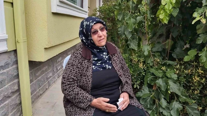 Oğlu i&ccedil;in sabah a&ccedil;ıklama yapan yaşlı kadın, trafik kazasında hayatını kaybetti
