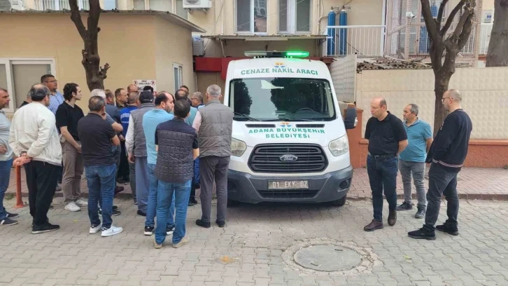 Oğlunun yanında maganda kurşunuyla vurulan kadın toprağa verildi
