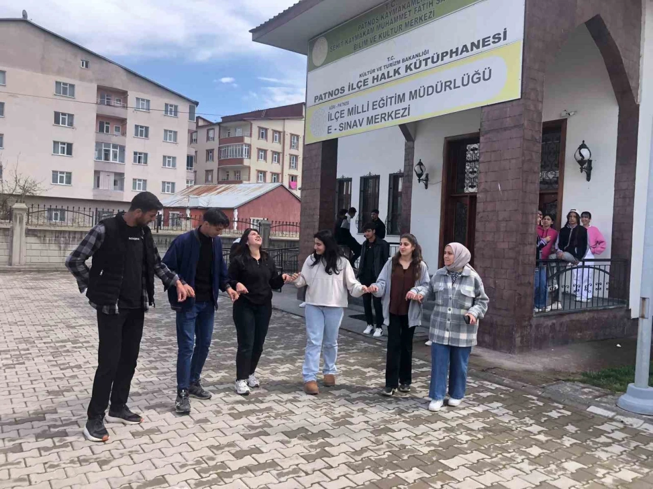 Öğrenciler Hıdırellezi kutladı
