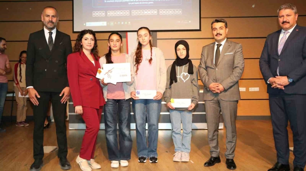 &Ouml;ğrenciler il finalinde kıyasıya yarıştı
