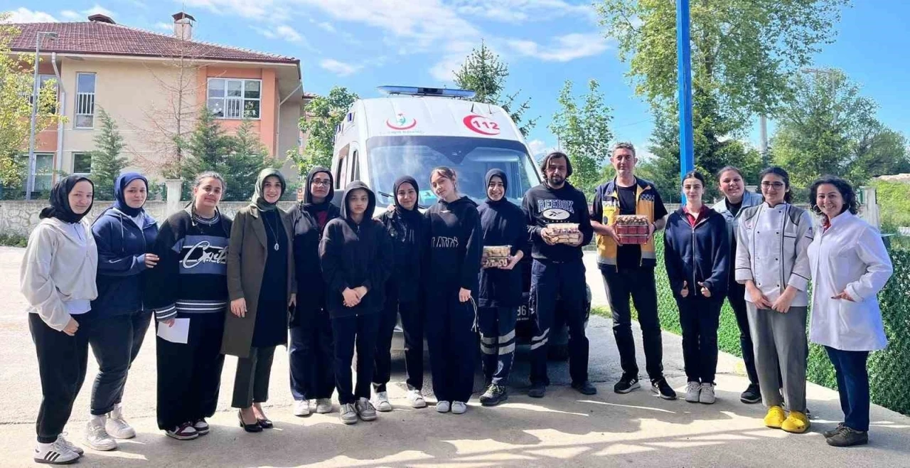 Öğrenciler yaptıklarıyla gönüllere girdi
