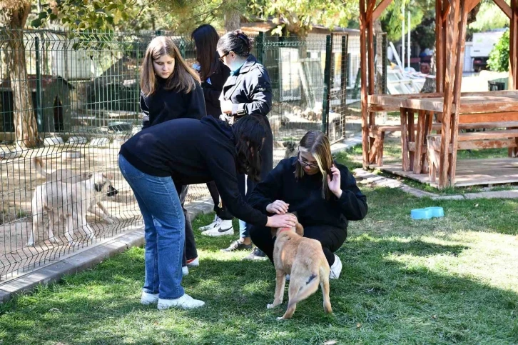 &Ouml;ğrencilerden anlamlı bağış
