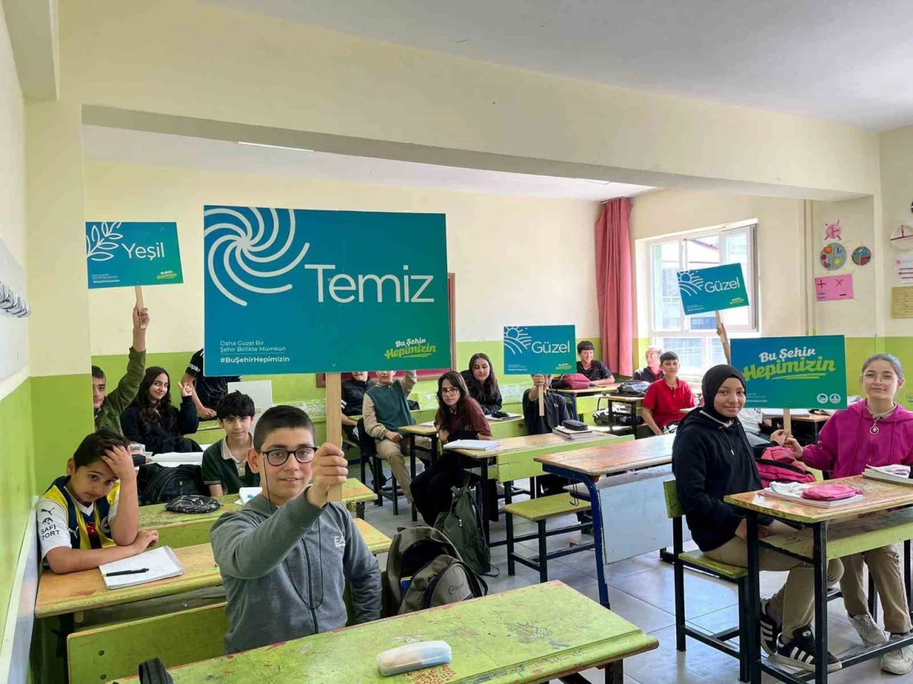 Öğrencilere sağlıklı yaşam bilinci için farkındalık eğitimi
