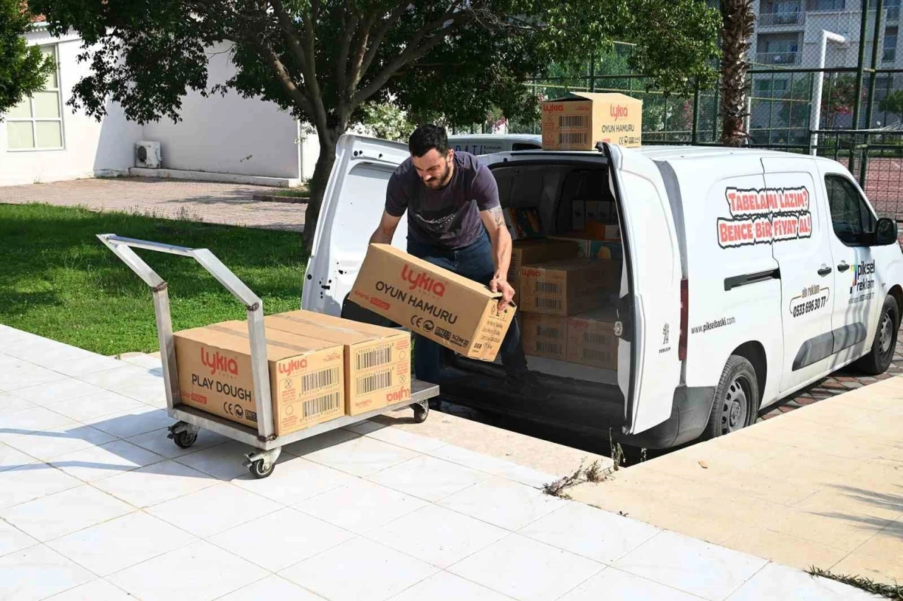 Öğrencilerin yeni sezonda kırtasiye malzemeleri Ke