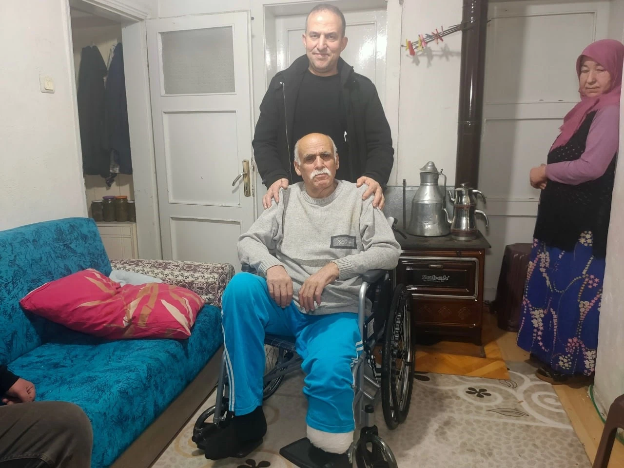 &Ouml;ğrencilerle yaptığı işbirliğiyle 322&rsquo;nci tekerlekli sandalyeyi ihtiya&ccedil; sahibine teslim etti
