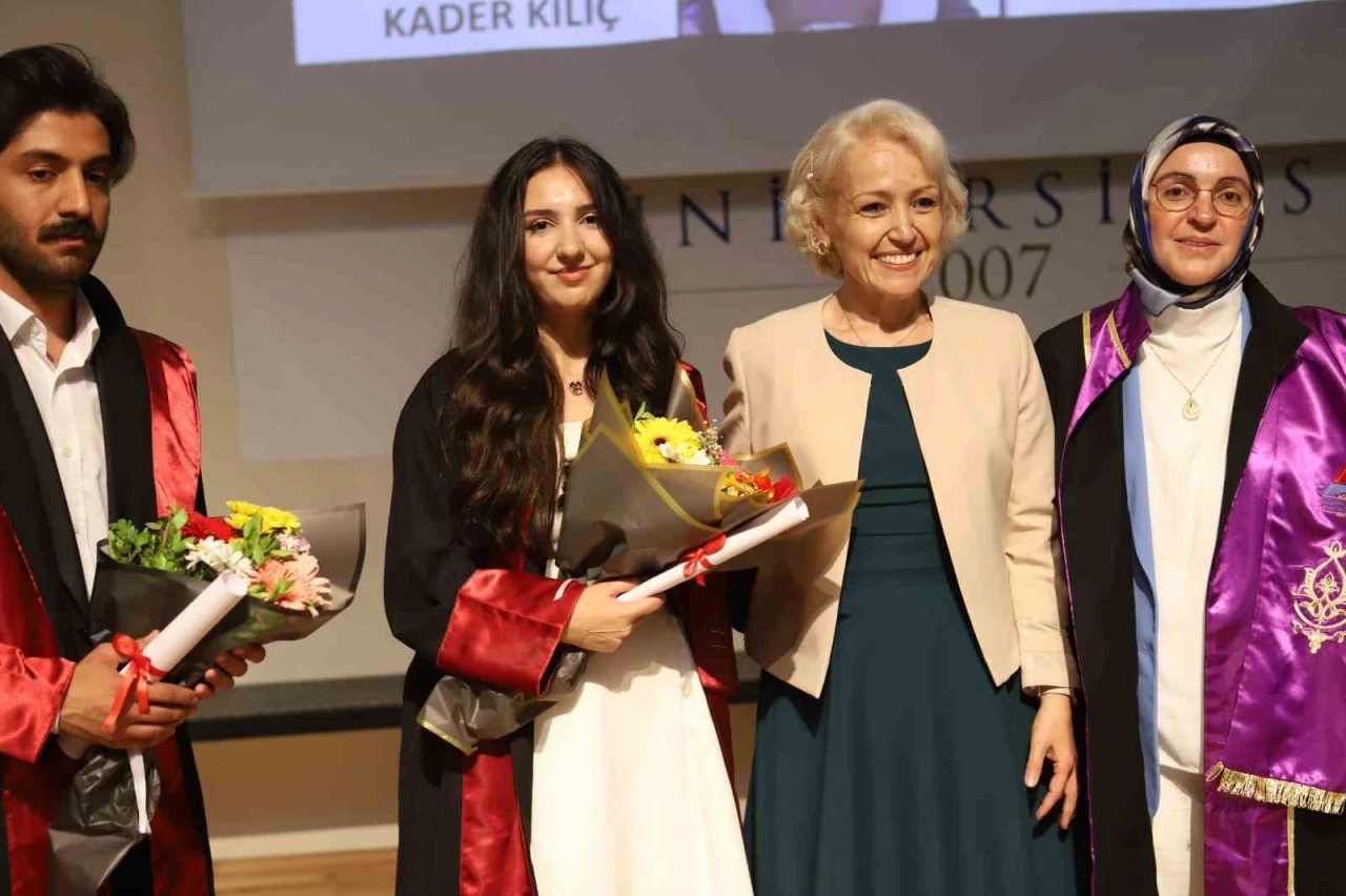 Öğrencisinin hayatına iki kez dokundu: Mezuniyet gururu gözyaşlarına dönüştü
