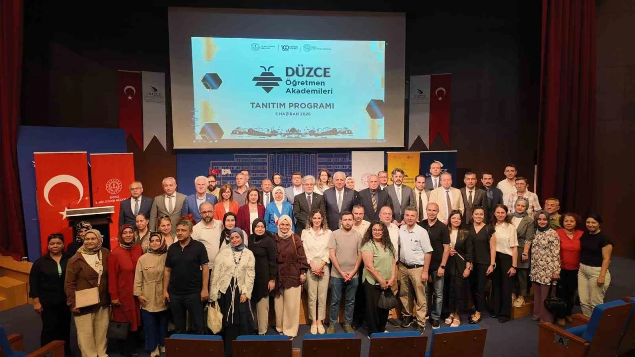 &Ouml;ğretmen Akademileri D&uuml;zce&rsquo;de başladı
