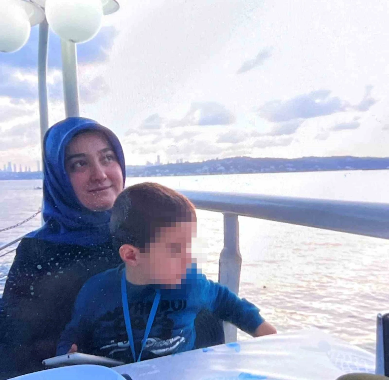 &Ouml;ğretmen koca 3 &ccedil;ocuk annesi &ouml;ğretmen eşini ve kayınpederini &ouml;ld&uuml;rd&uuml;
