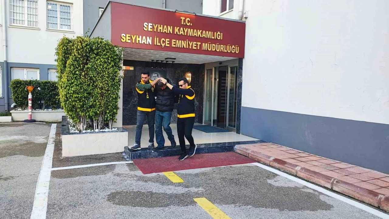 &Ouml;ğretmene saldıran su&ccedil; makinesi veli tutuklandı
