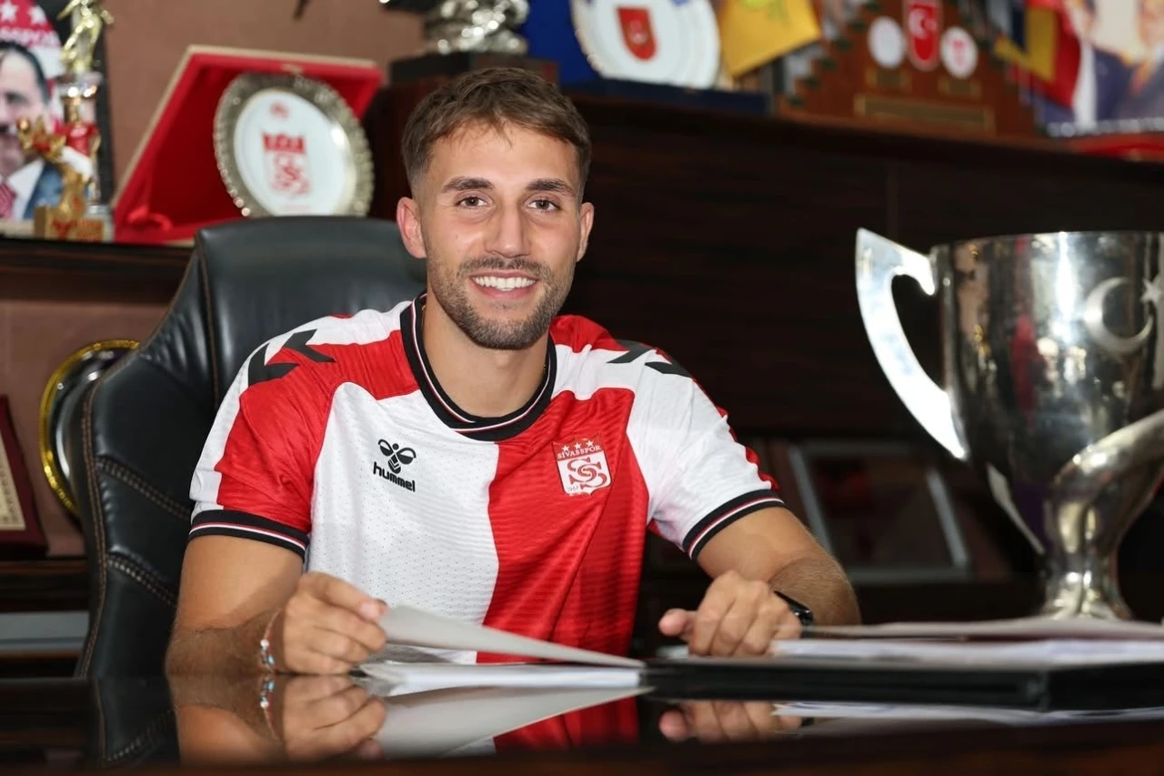 Okan Erdoğan resmen Sivasspor’da
