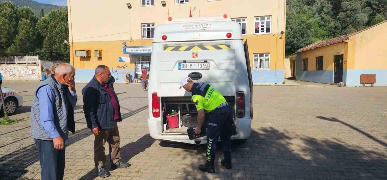 Okul çevreleri ve servis araçlarına sıkı denetim
