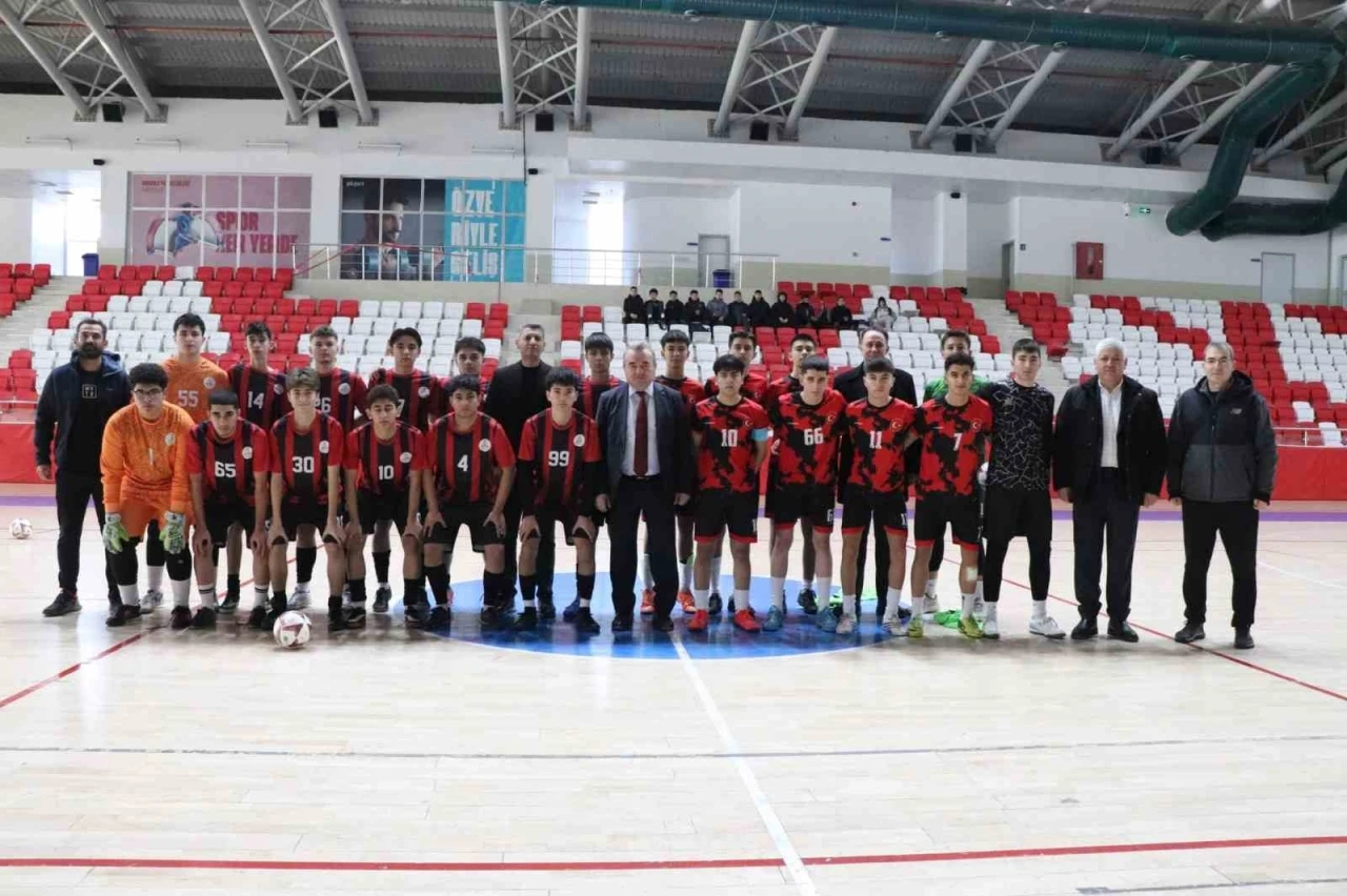 Okul sporları futsal heyecanı Bilecik&rsquo;te sahne aldı
