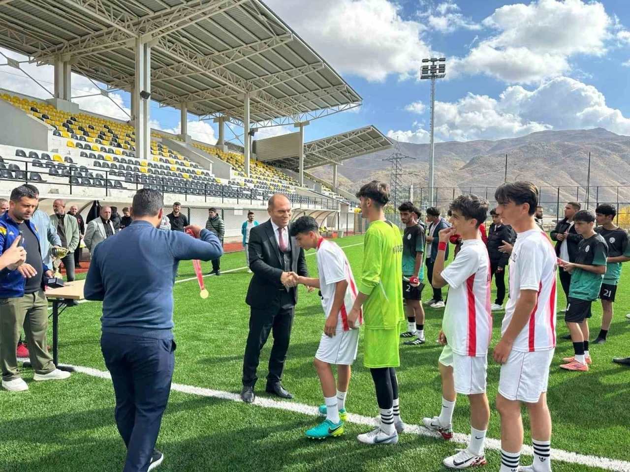 Okul sporlarında heyecan dolu final
