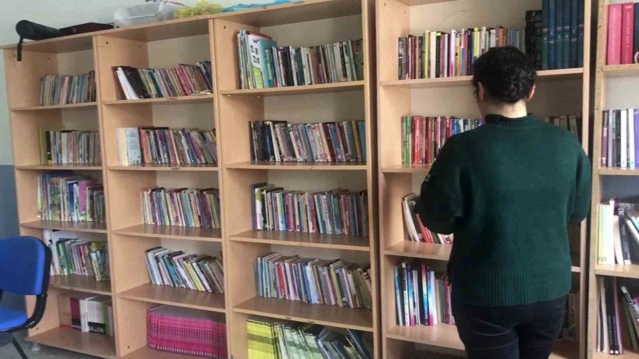 Okulda her bir bölüme şehit öğretmenlerinin adını verdiler

