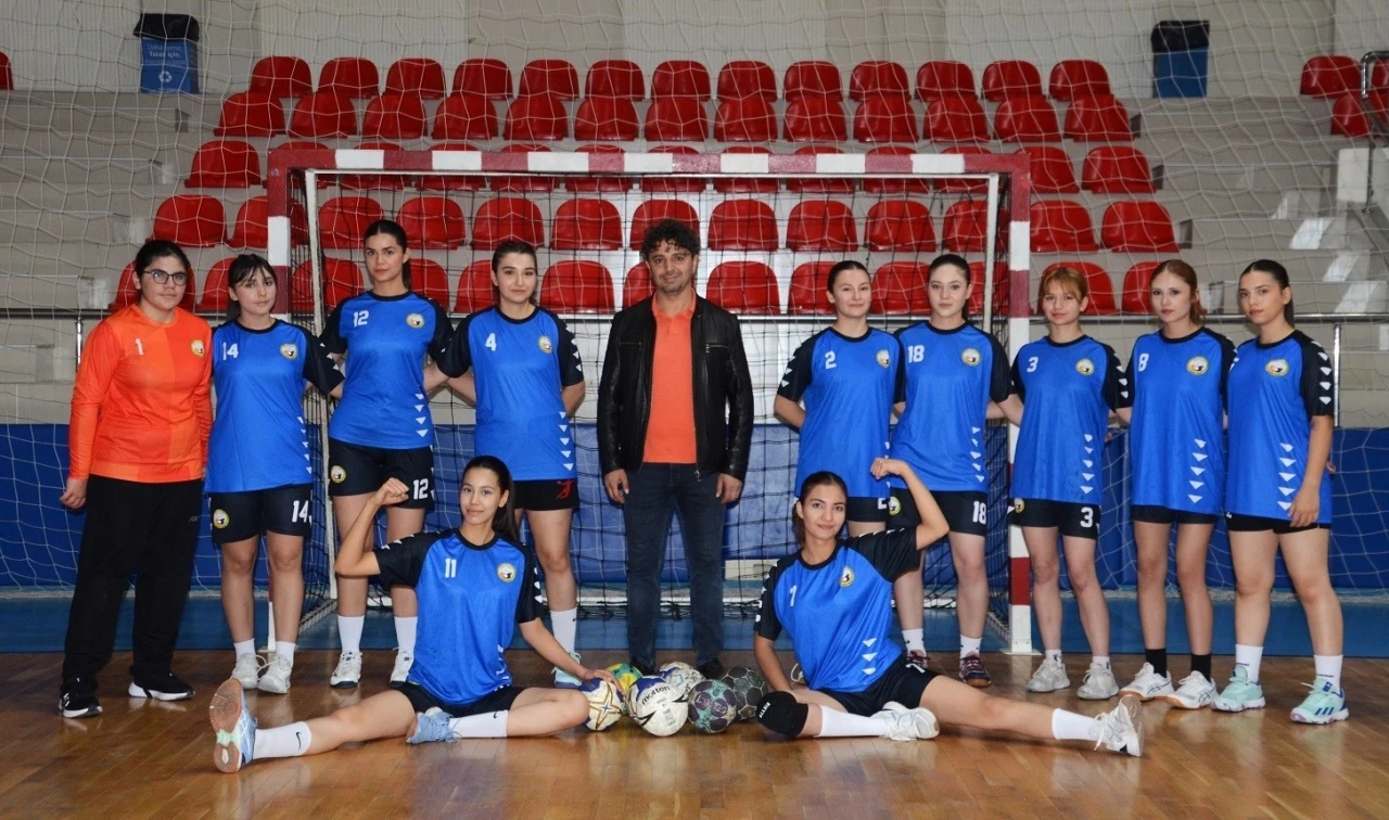 Okullar hentbol heyecanı başladı
