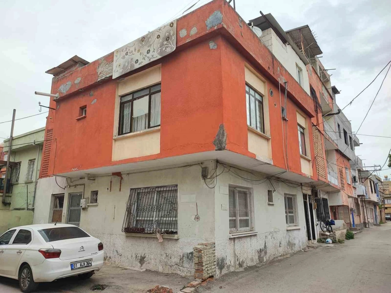 Ölen iki aylık bebeğiyle 10 gün evde yaşayan anne babaya 25’er yıl hapis cezası verildi

