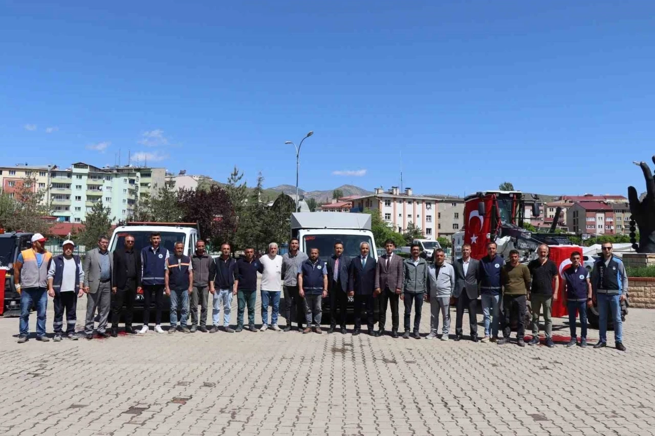 Oltu Belediyesi hizmet filosunu güçlendirdi
