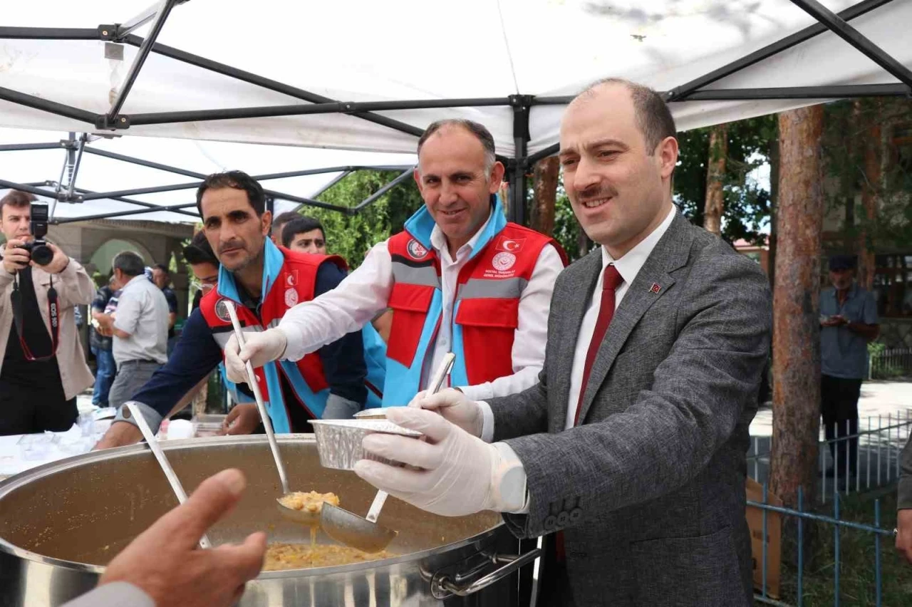 Oltu&rsquo;da aşure coşkusu
