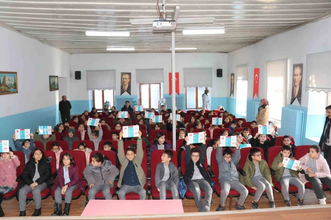 Oltu&rsquo;da &ouml;ğrencilere verem bilgilendirmesi
