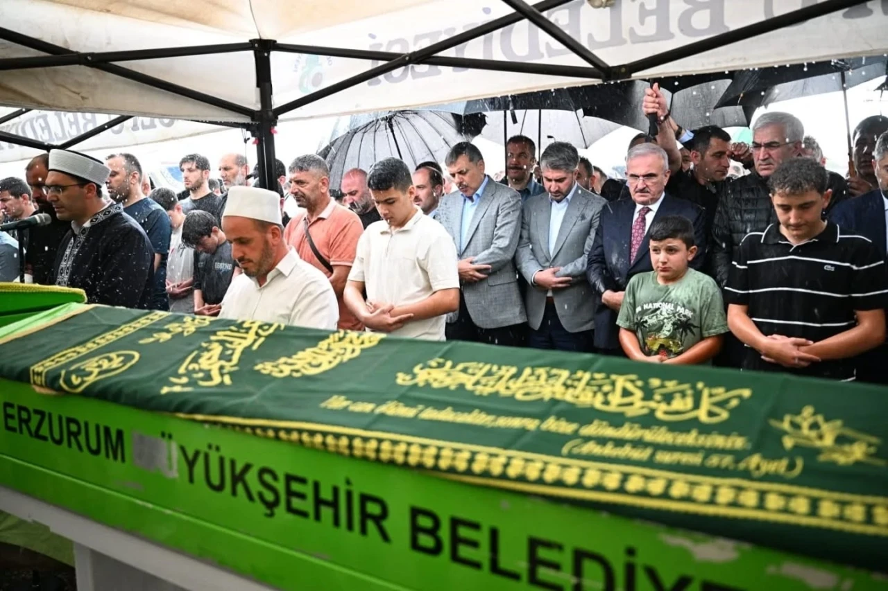 Oltu’daki taş ocakları mercek altında
