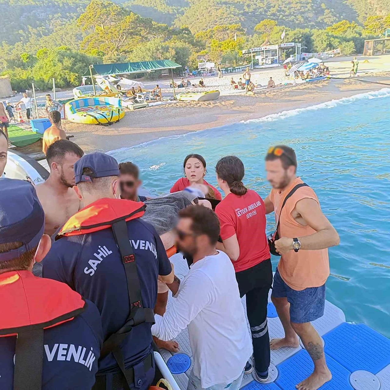 Ölüdeniz'de Yüzerken Yaralanan Vatandaş Kurtarıldı