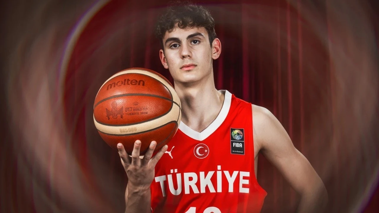 &Ouml;mer Kutluay: "Basketbola olan sevgim sayesinde yorulmuyorum"
