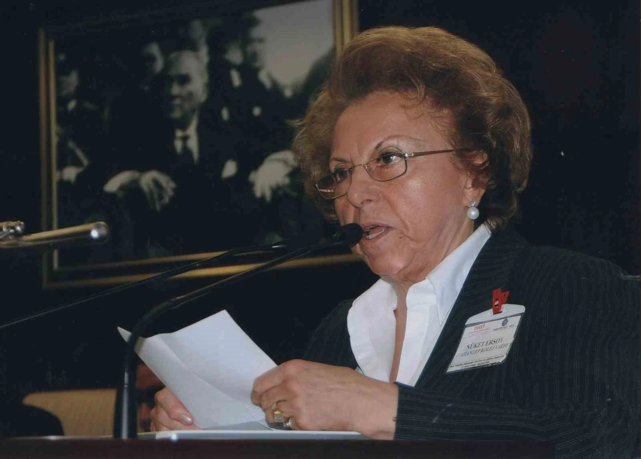 Ömrünü eğitim ve kadınlara adamış Cumhuriyet Çınarı Nüket Ersoy vefat etti
