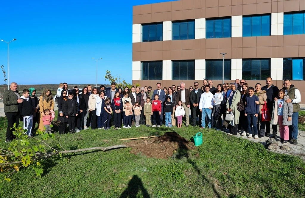 OMÜ’de Diyabet Günü etkinliğinde fidanlar toprakla buluştu
