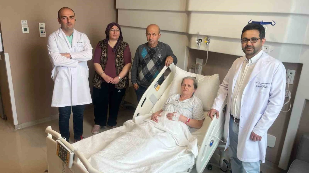 Ömür boyu idrar torbasıyla gezmekten ’stentle’ kurtuldu
