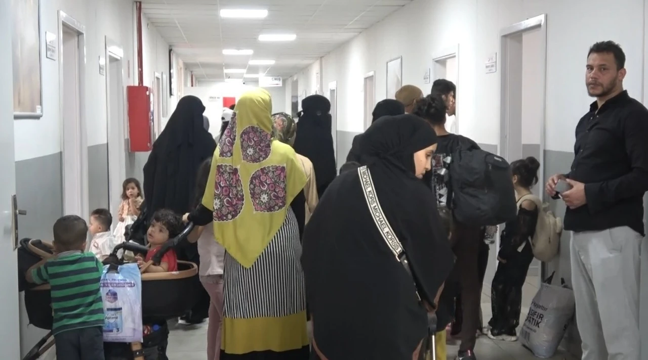 &Ouml;nc&uuml;pınar&rsquo;da  Suriyelilerin g&ouml;n&uuml;ll&uuml; geri d&ouml;n&uuml;ş mesaisi devam ediyor
