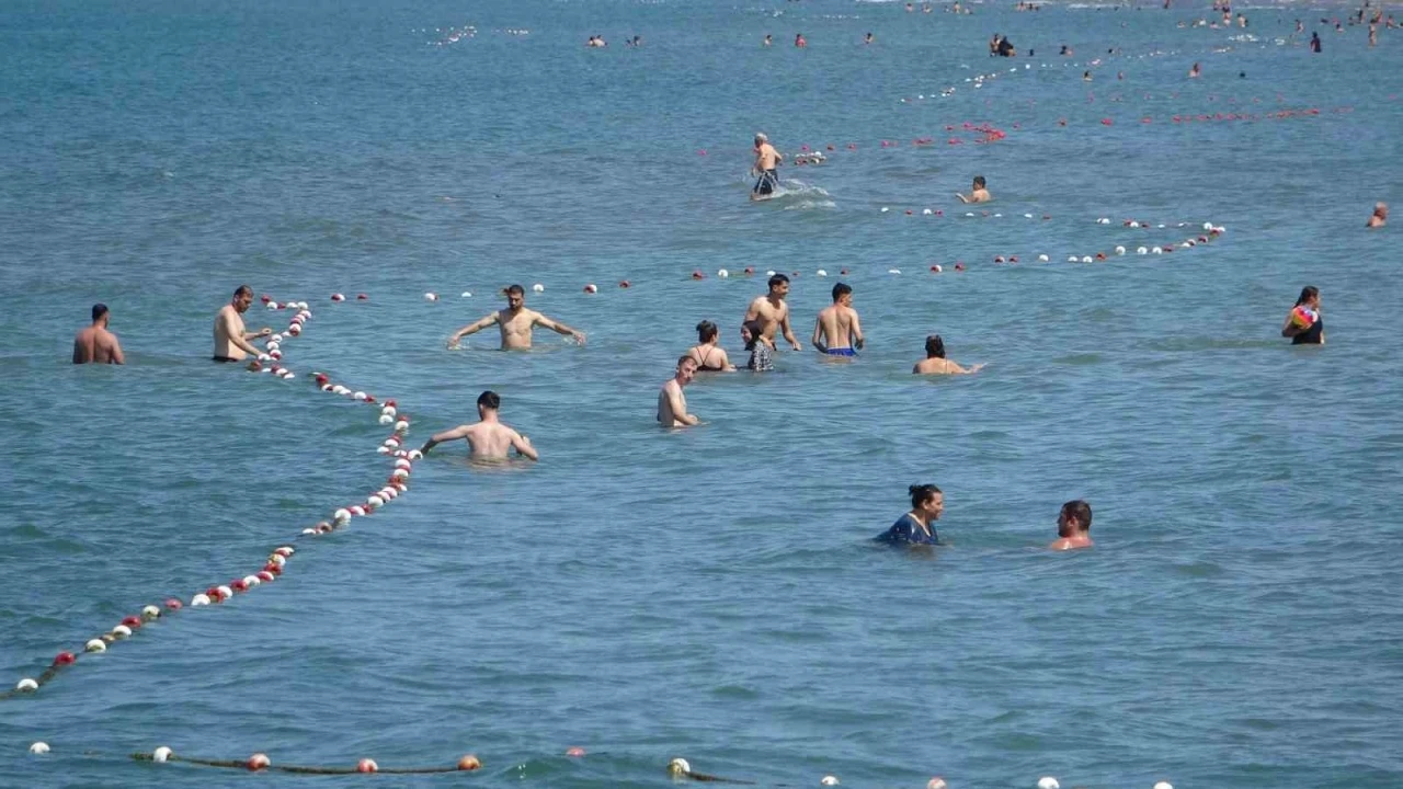 Onlarca boğulma vakasına müdahale eden profesör uyardı: &quot;Deniz keyfiniz faciaya dönüşmesin&quot;
