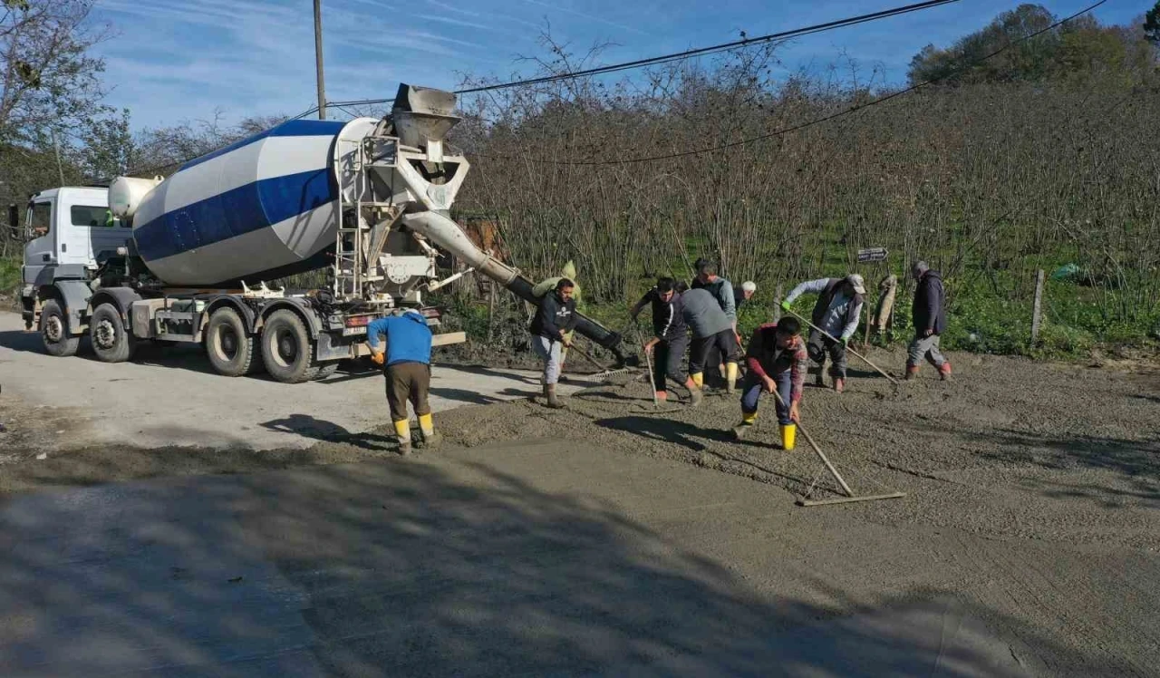 Ordu’da beton yol çalışmaları devam ediyor

