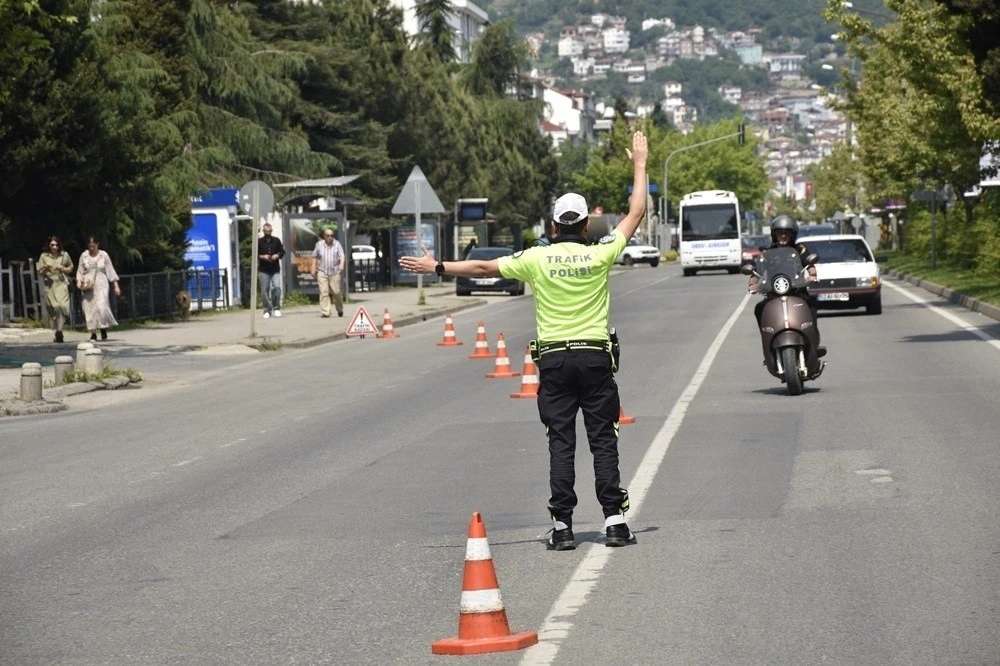 Ordu&rsquo;da bir haftada 18 bine yakın ara&ccedil; ve s&uuml;r&uuml;c&uuml;s&uuml; denetlendi
