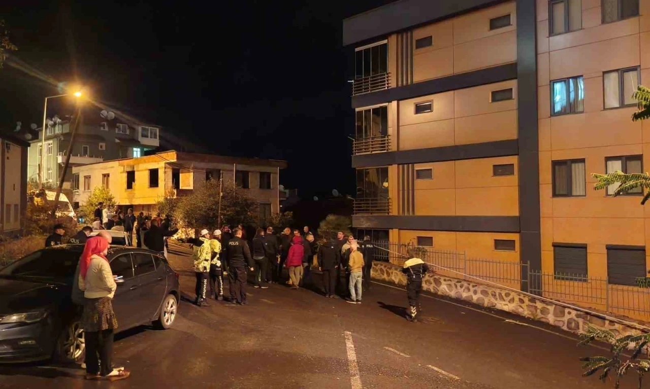 Ordu’da çatlaklar ve zemininde kayma olan 2 bina boşaltıldı
