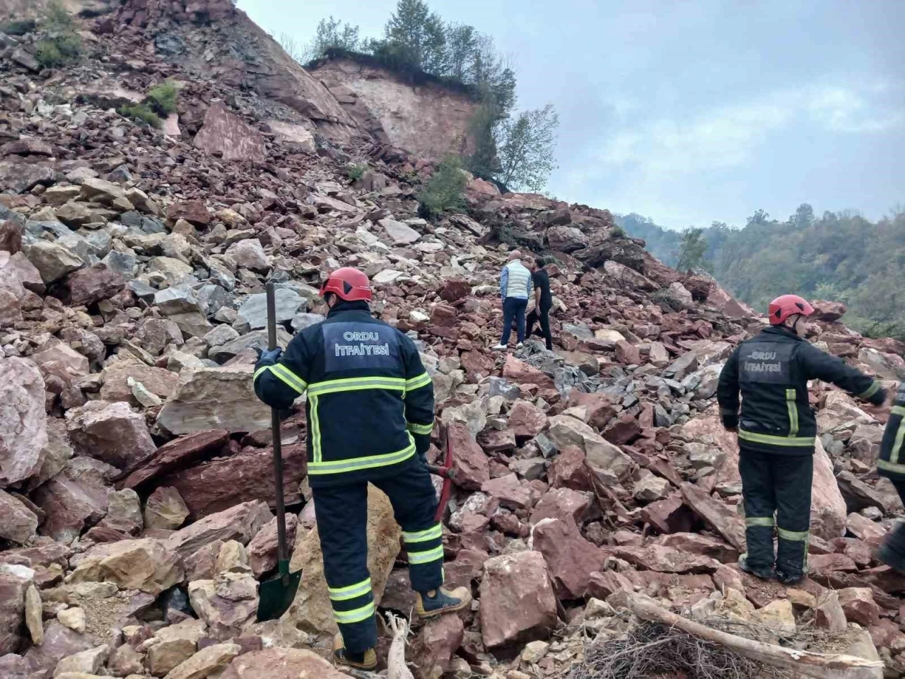 Ordu’da taş ocağında göçük: 2 kişi enkaz altında kaldı
